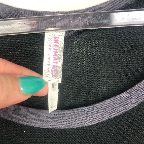 FREE PEOPLE | Weekend Top Black & Gray Size Small - Picture 9 of 11